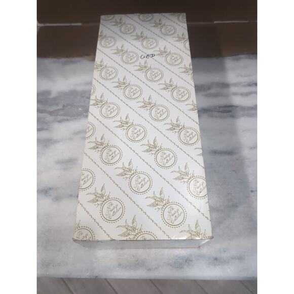 Heritage Signature Collection Wanda‎ Porcelain Doll 15.5", Vintage Collectible - Picture 7 of 7